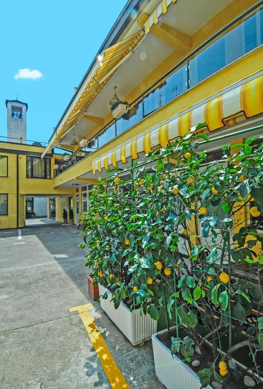 B&B Ai Cipressi ลุคคา ภายนอก รูปภาพ