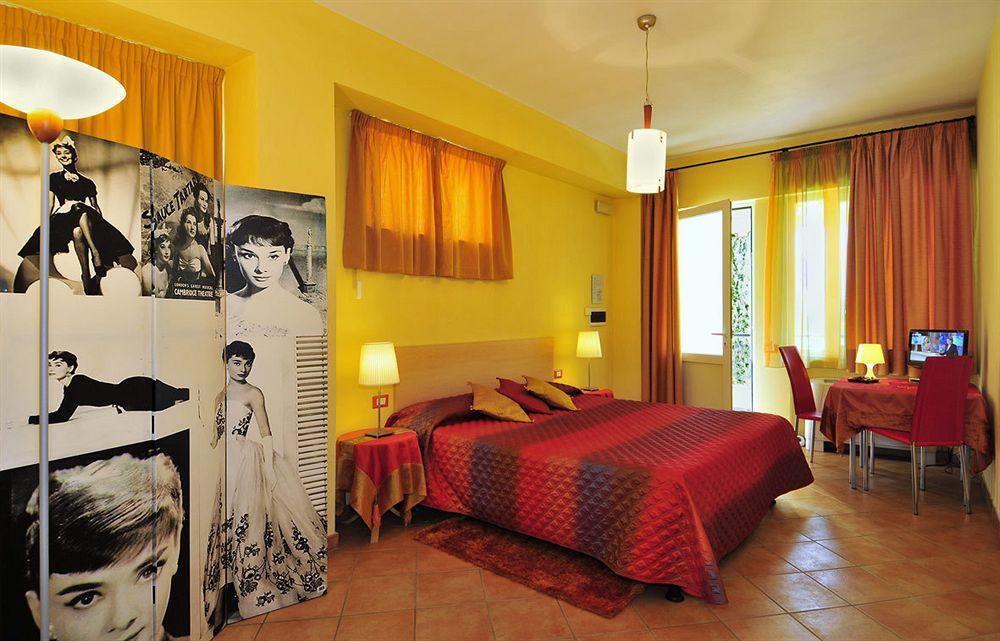 B&B Ai Cipressi ลุคคา ภายนอก รูปภาพ