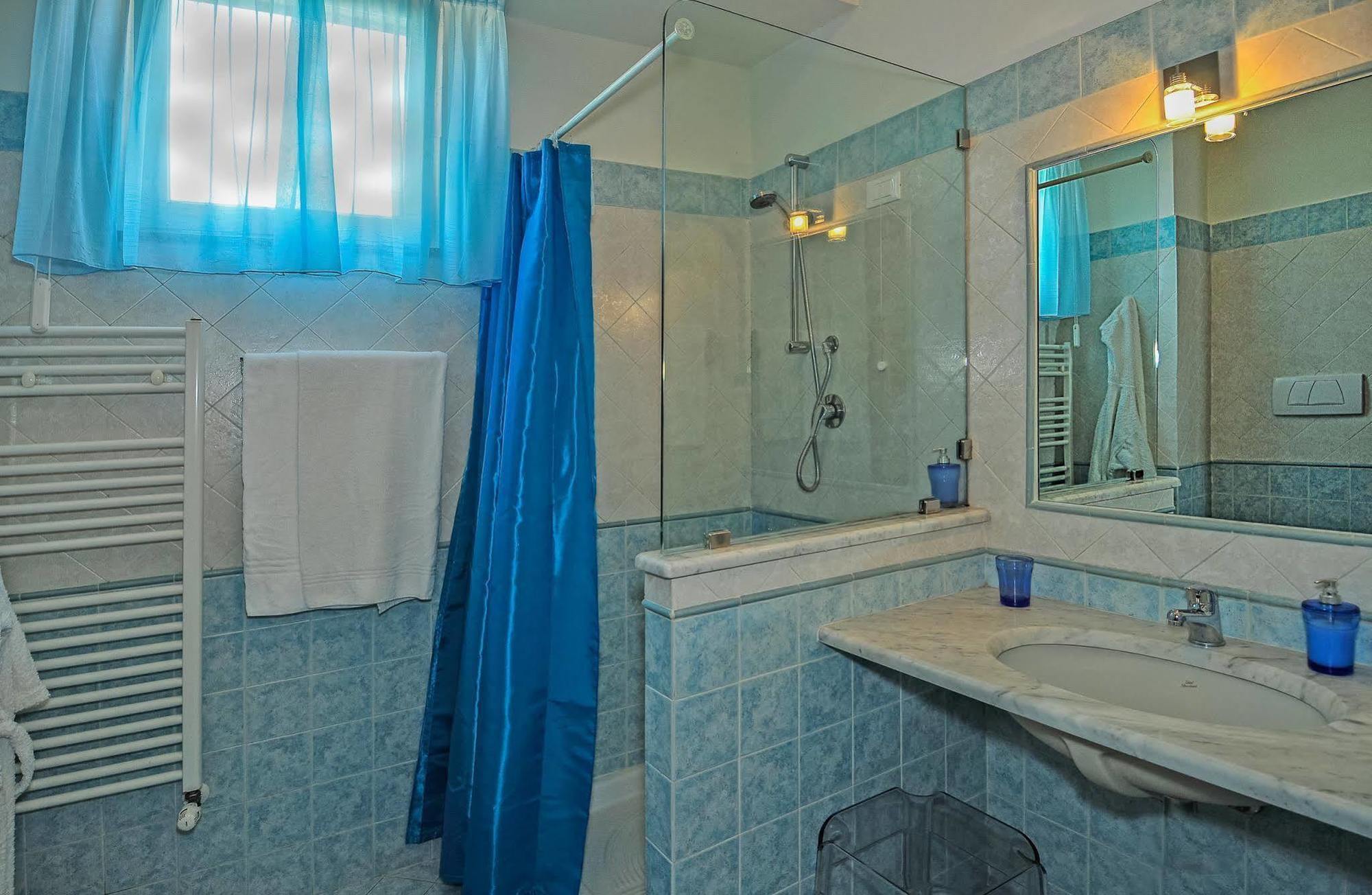 B&B Ai Cipressi ลุคคา ภายนอก รูปภาพ