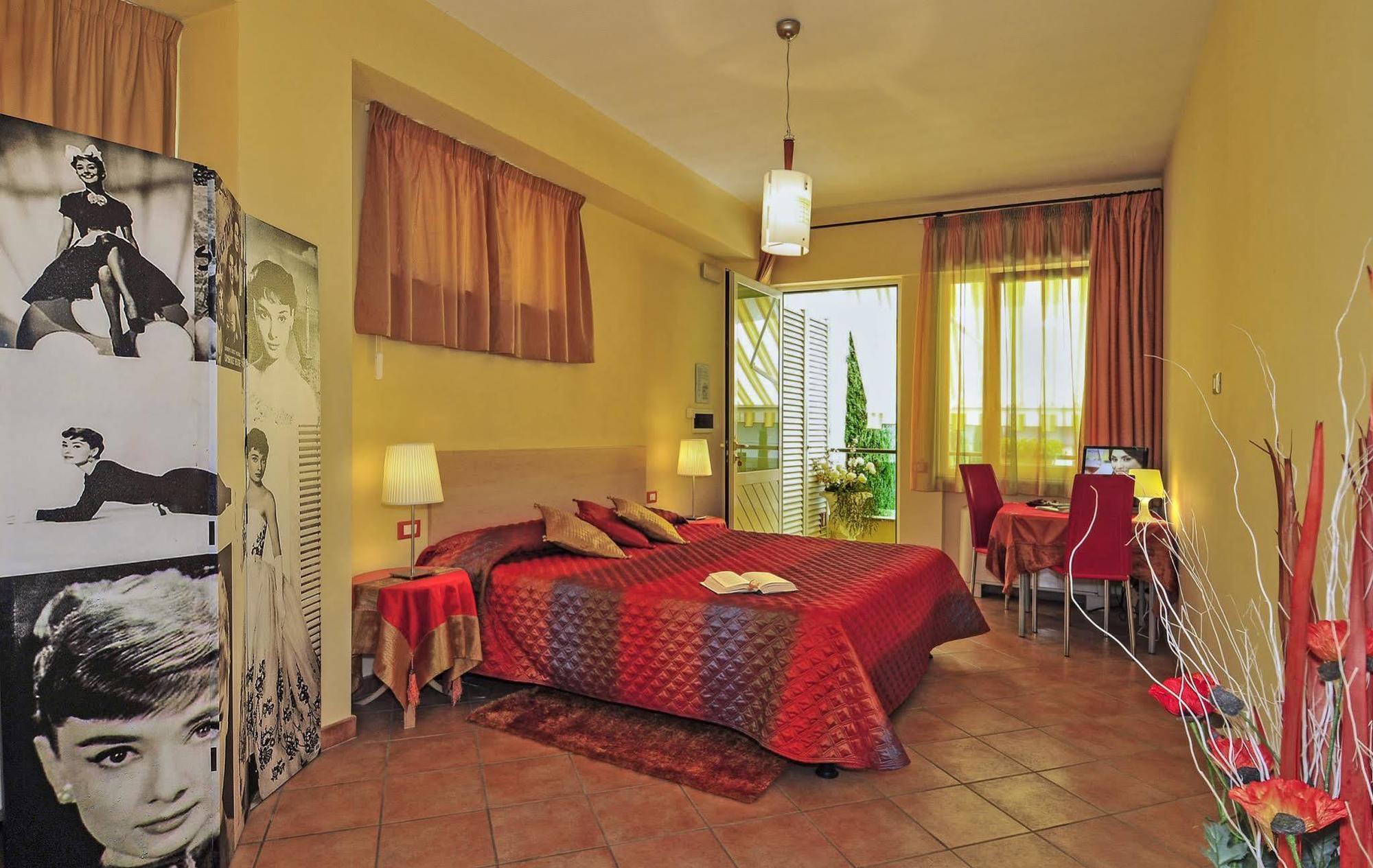 B&B Ai Cipressi ลุคคา ภายนอก รูปภาพ