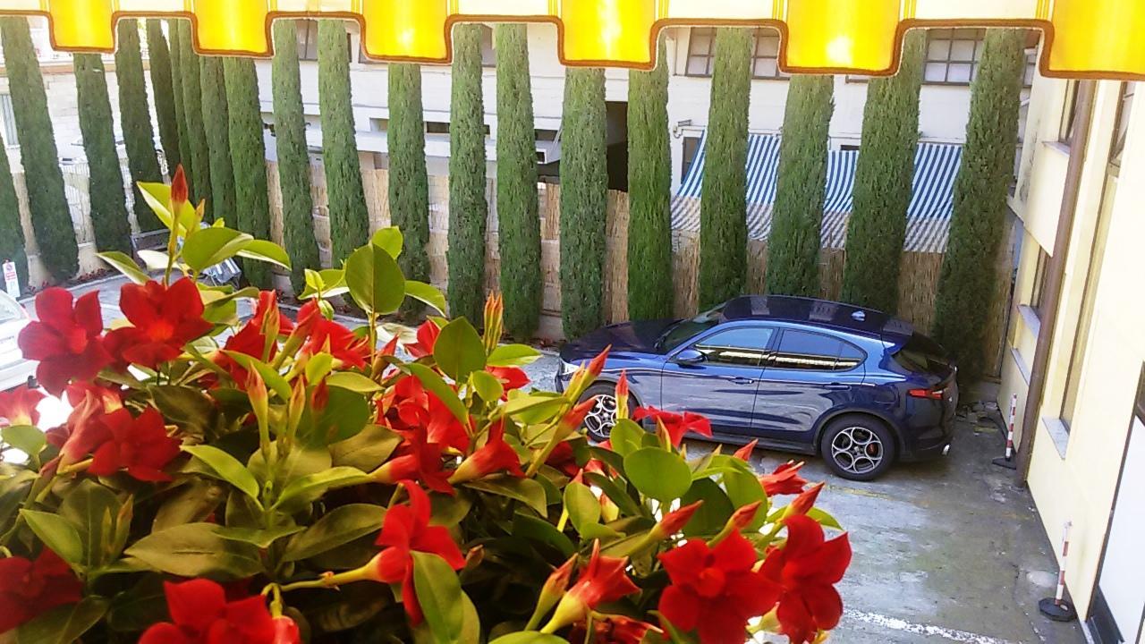 B&B Ai Cipressi ลุคคา ภายนอก รูปภาพ