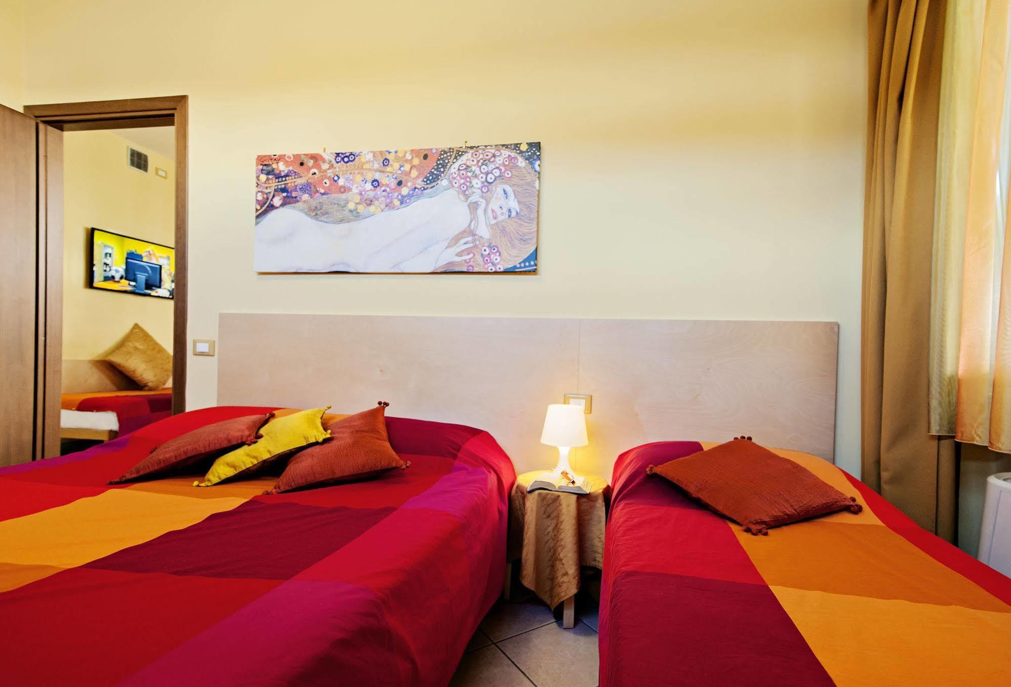 B&B Ai Cipressi ลุคคา ภายนอก รูปภาพ